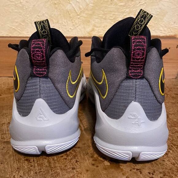 NIKE men’s grey and yellow Giannis‎ Zoom Freak 3 basketball sneaker shoes main image 6